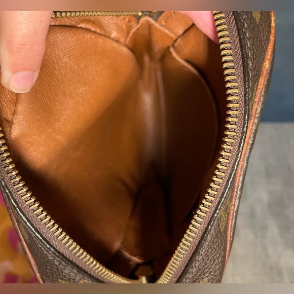 SOLD: Louis Vuitton Monogram Danube Crossbody w/ dust bag 💕Host Pick💕 - Picture 7 of 16